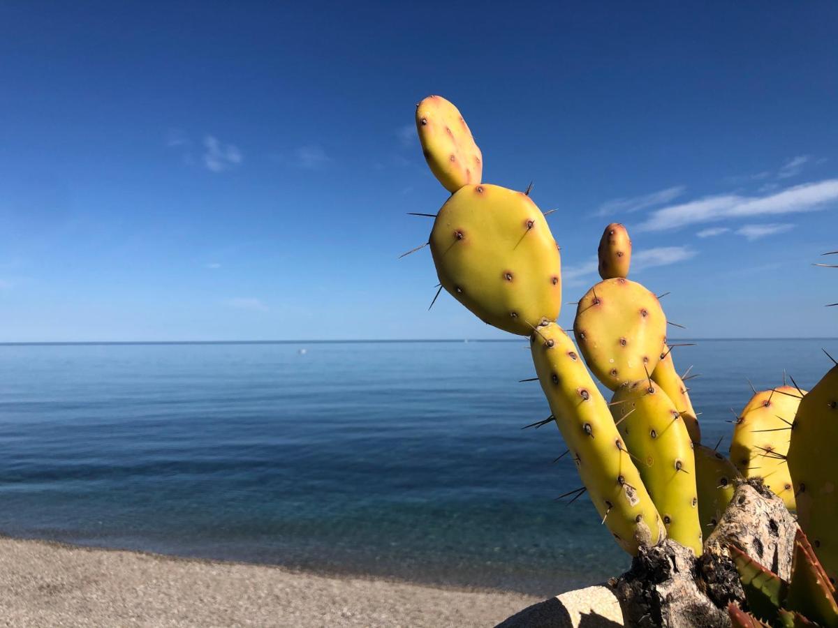 Appartamento Casasolemare Fondachello Fondachello  Luaran gambar